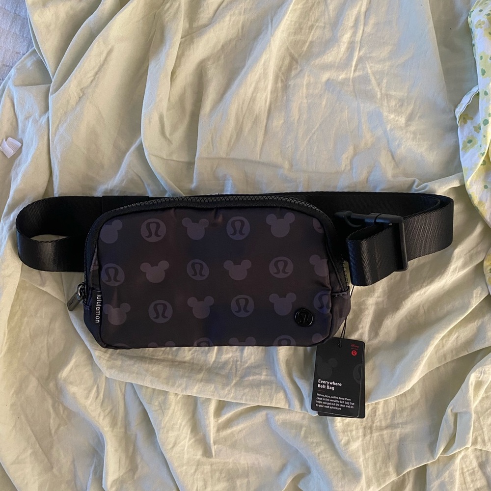 NWT Lululemon x Disney Everywhere Belt Bag